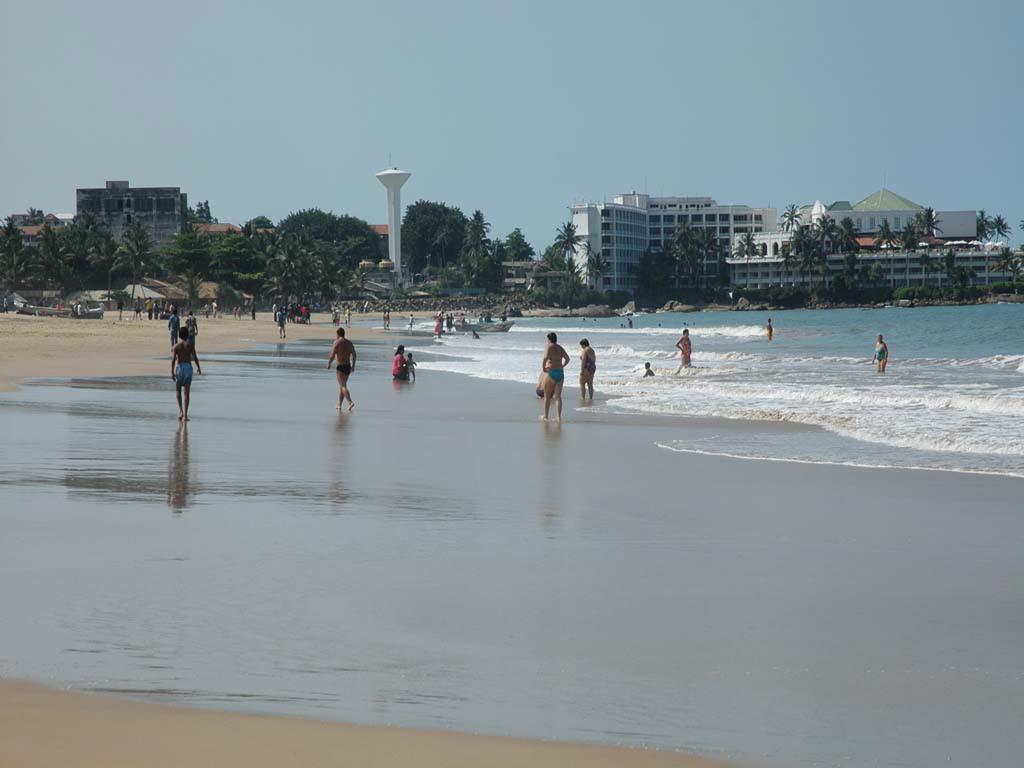 Beverly Hills Hotel Dehiwala-Mount Lavinia Exterior photo